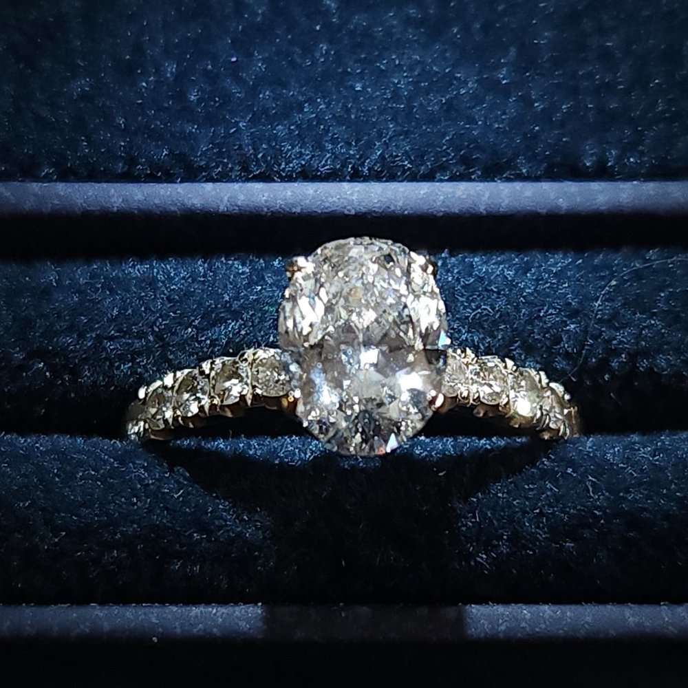 Diamond Engagement Ring 1.5 Carat Oval Lab Grown GIA-rated 2 TCW size 6 1/4